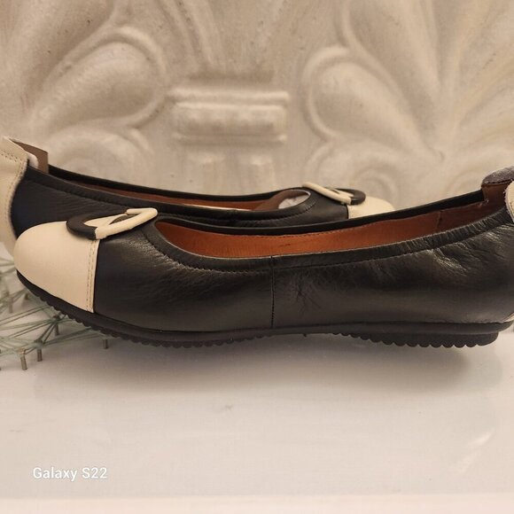 Josef Seibel " Pippa 19" Schwarz/Off white Ballet flats. NIB. Sze EU 37/US 6-6.5 - Picture 6 of 11